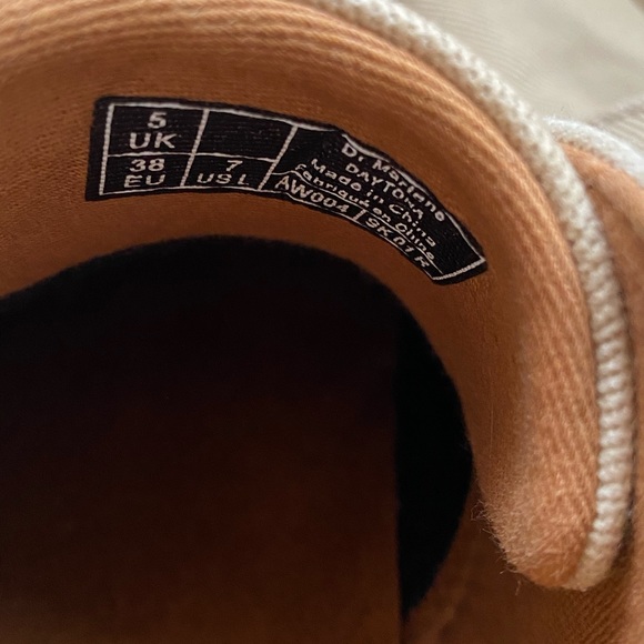 Dr Martens Unisex Dayton Sand Unisex Oxfords - Picture 7 of 8